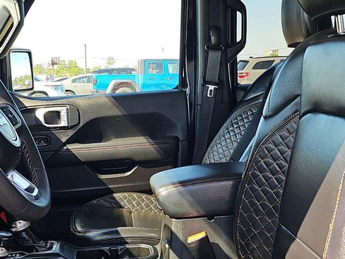 Used 2023 Jeep Wrangler Unlimited Sahara AWD/4WD image 7