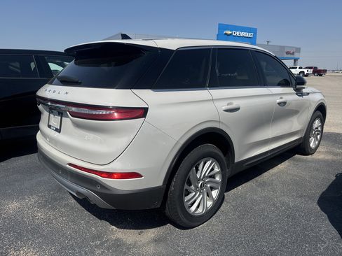 Used 2024 Lincoln Corsair Premiere Sport Utility image 4