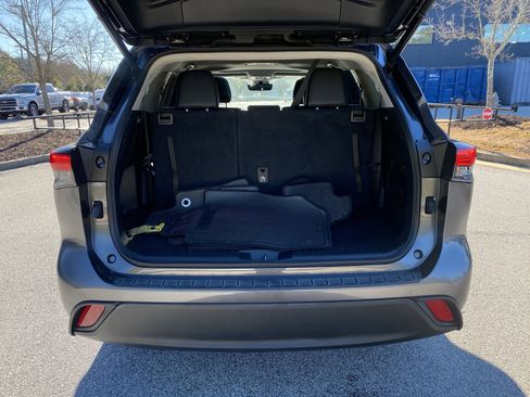 Used 2022 Toyota Highlander XLE image 49
