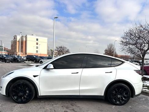Used 2020 Tesla Model Y Long Range image 4