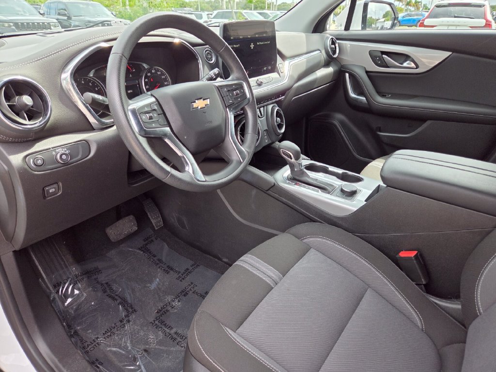 Used 2025 Chevrolet Blazer LT AWD/4WD image 29