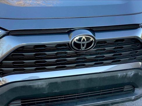 Used 2023 Toyota RAV4 LE FWD image 27