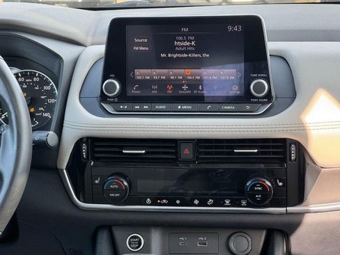 Used 2023 Nissan Rogue SV w/ SV Premium Package image 13