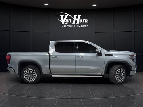 Used 2025 GMC Sierra 1500 Denali Ultimate AWD/4WD image 8