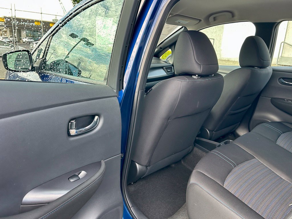 Used 2025 Nissan Leaf S FWD image 11