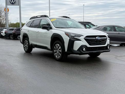 Used 2025 Subaru Outback Premium w/ Popular Package #1A AWD/4WD image 3