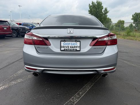 Used 2017 Honda Accord Sport image 6