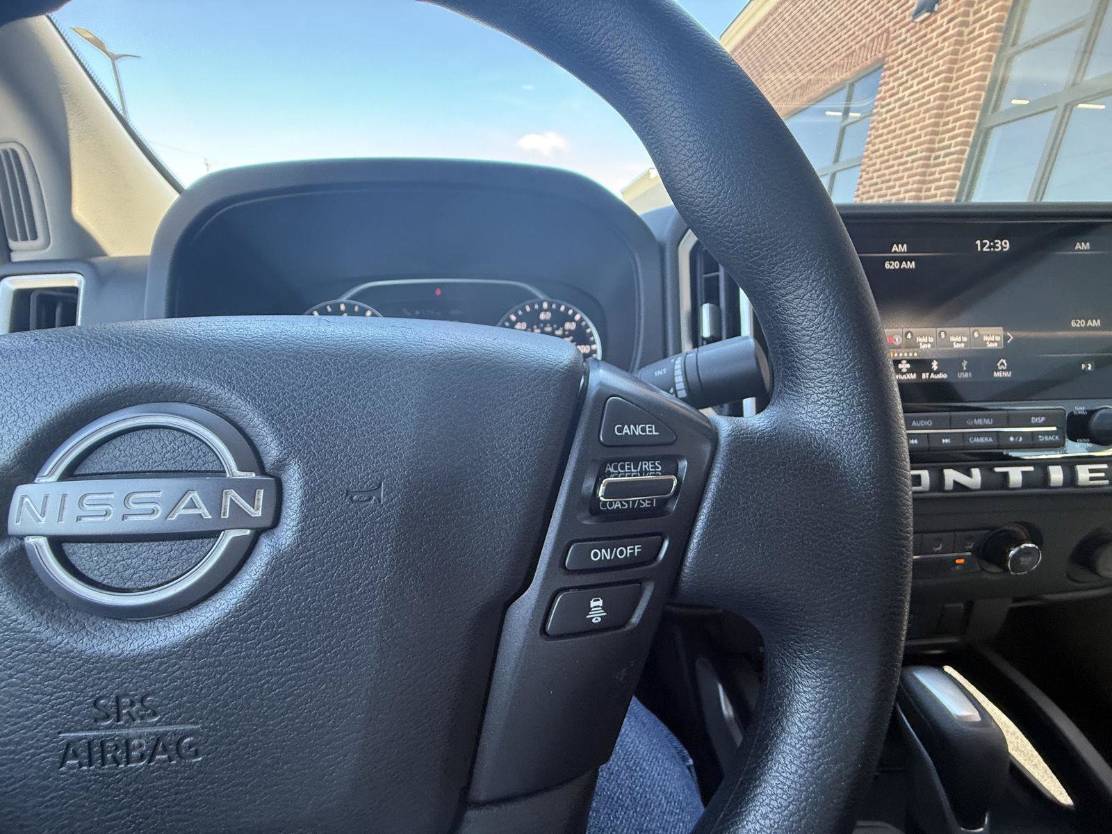 Used 2025 Nissan Frontier SV AWD/4WD image 11