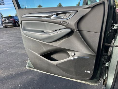 Used 2022 Buick Enclave Premium w/ Surround and Sites Package image 21