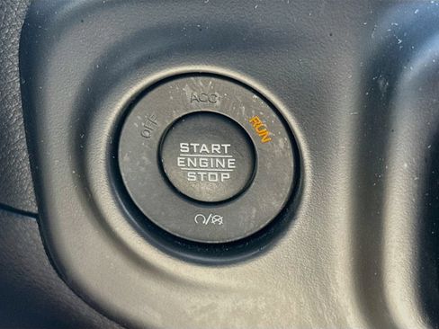 Used 2023 Jeep Wrangler Unlimited Sahara AWD/4WD image 17