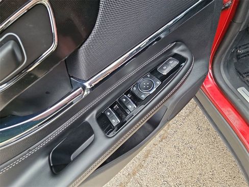 Used 2023 Lincoln Corsair Standard w/ Equipment Group 102A image 15