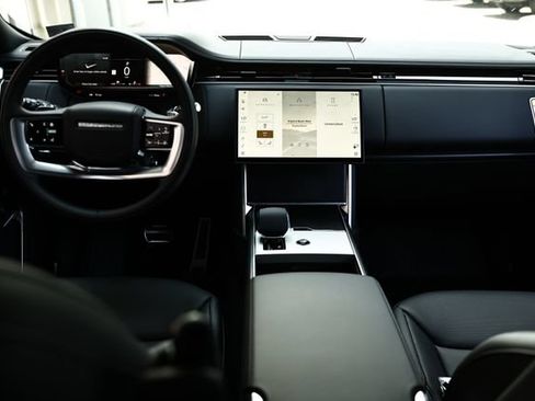 New 2026 Land Rover Range Rover Long Wheelbase SE AWD/4WD image 33