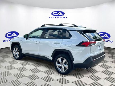 Used 2021 Toyota RAV4 XLE Premium image 6