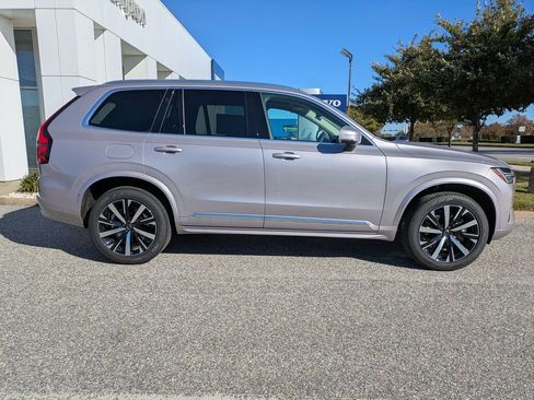 New 2026 Volvo XC90 B5 Core image 3