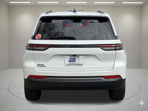 New 2026 Jeep Grand Cherokee Altitude AWD/4WD image 7