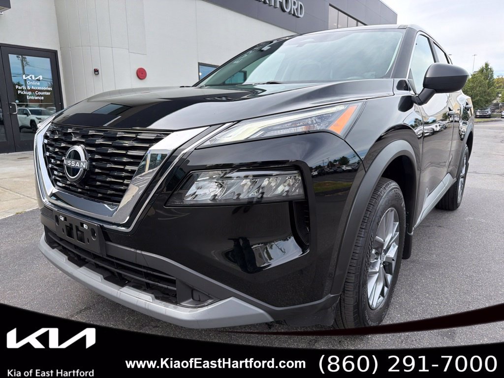 Used 2023 Nissan Rogue S AWD/4WD image 3