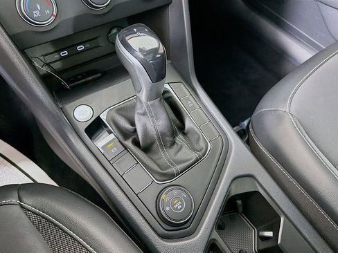 Used 2022 Volkswagen Taos SE image 17