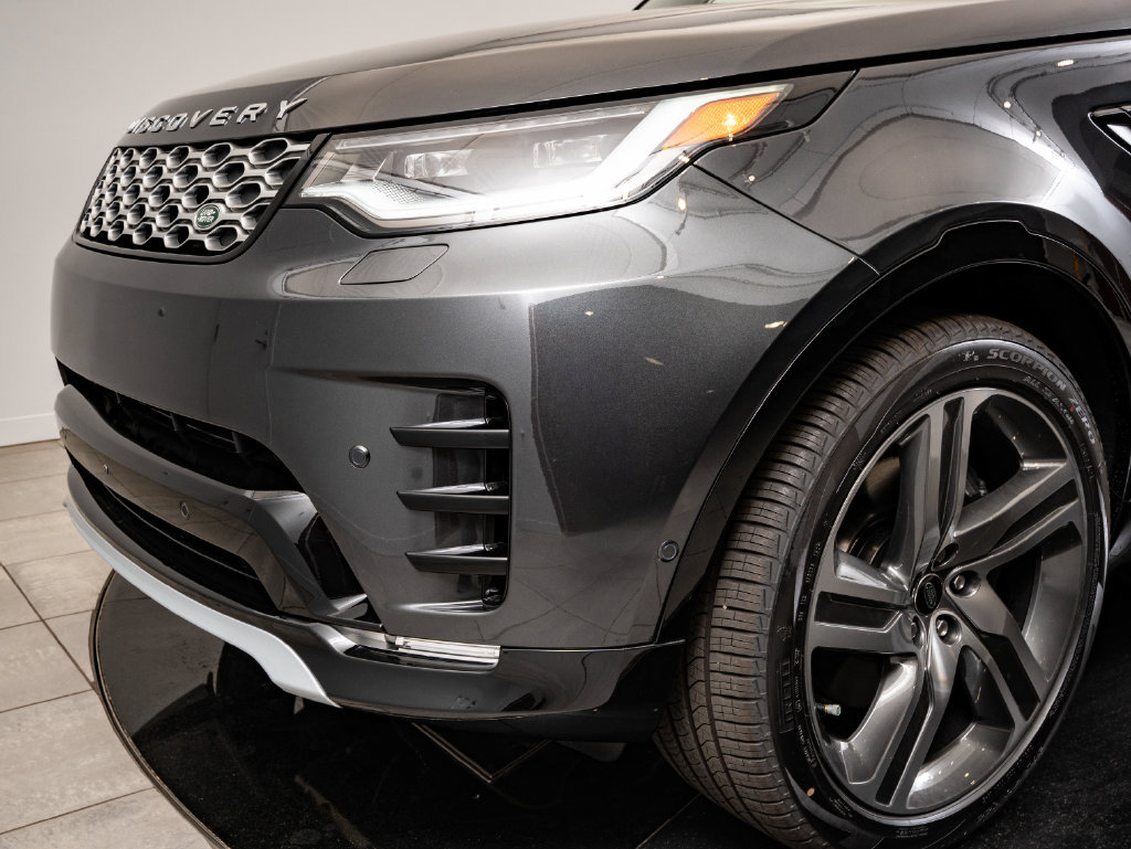 New 2026 Land Rover Discovery Limited Edition AWD/4WD image 3