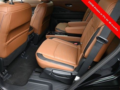 New 2025 Nissan Pathfinder Platinum image 10