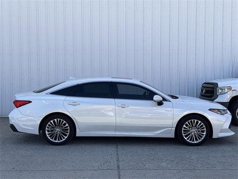 Used 2021 Toyota Avalon Limited w/ Advanced Safety Package image 3