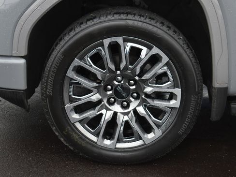 Used 2024 GMC Sierra 1500 Denali Ultimate image 10