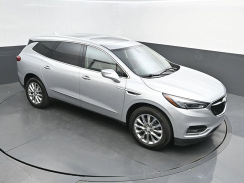 Used 2019 Buick Enclave Essence FWD image 35