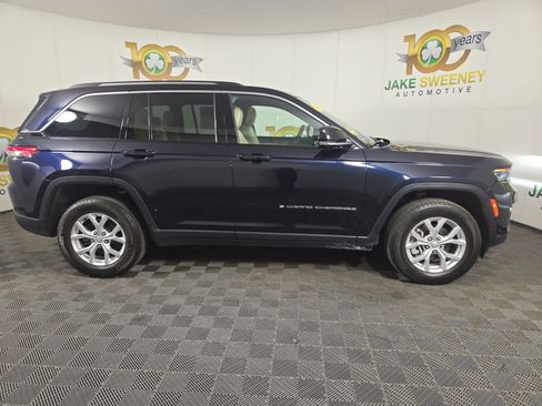 Certified 2023 Jeep Grand Cherokee Limited w/ Luxury Tech Group II AWD/4WD image 11