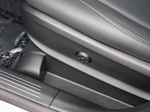 Used 2025 Mercedes-Benz GLA 250 image 23