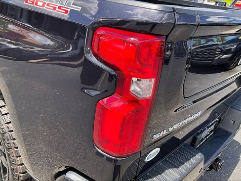 Used 2023 Chevrolet Silverado 1500 LT Trail Boss w/ LT Trail Boss Premium Package AWD/4WD image 28