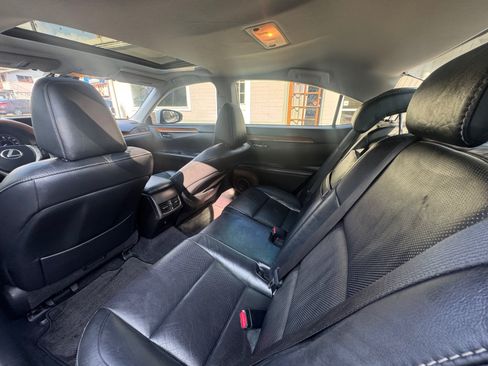 Used 2014 Lexus ES 300h FWD image 24