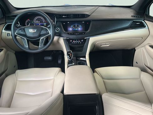 Used 2018 Cadillac XT5 FWD image 18