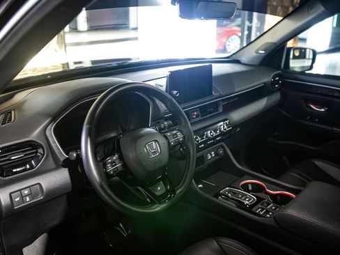 Used 2025 Honda Pilot Black Edition image 10