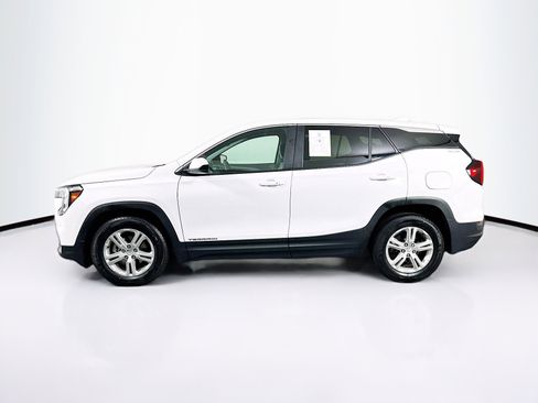 Used 2024 GMC Terrain SLE image 4