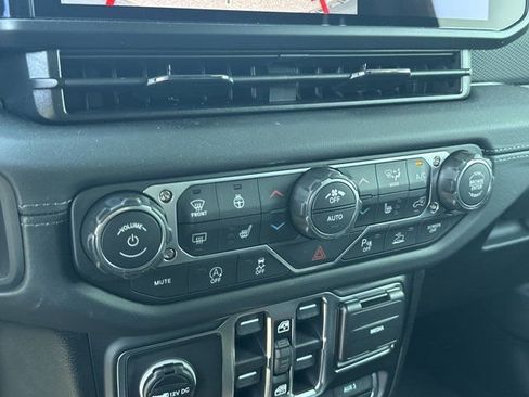 New 2026 Jeep Wrangler Unlimited Rubicon AWD/4WD image 27