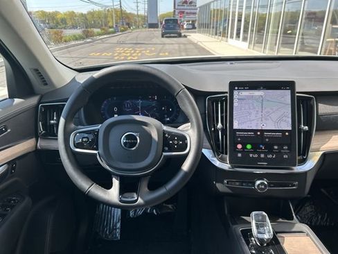 Used 2025 Volvo XC90 B5 Plus AWD/4WD image 18
