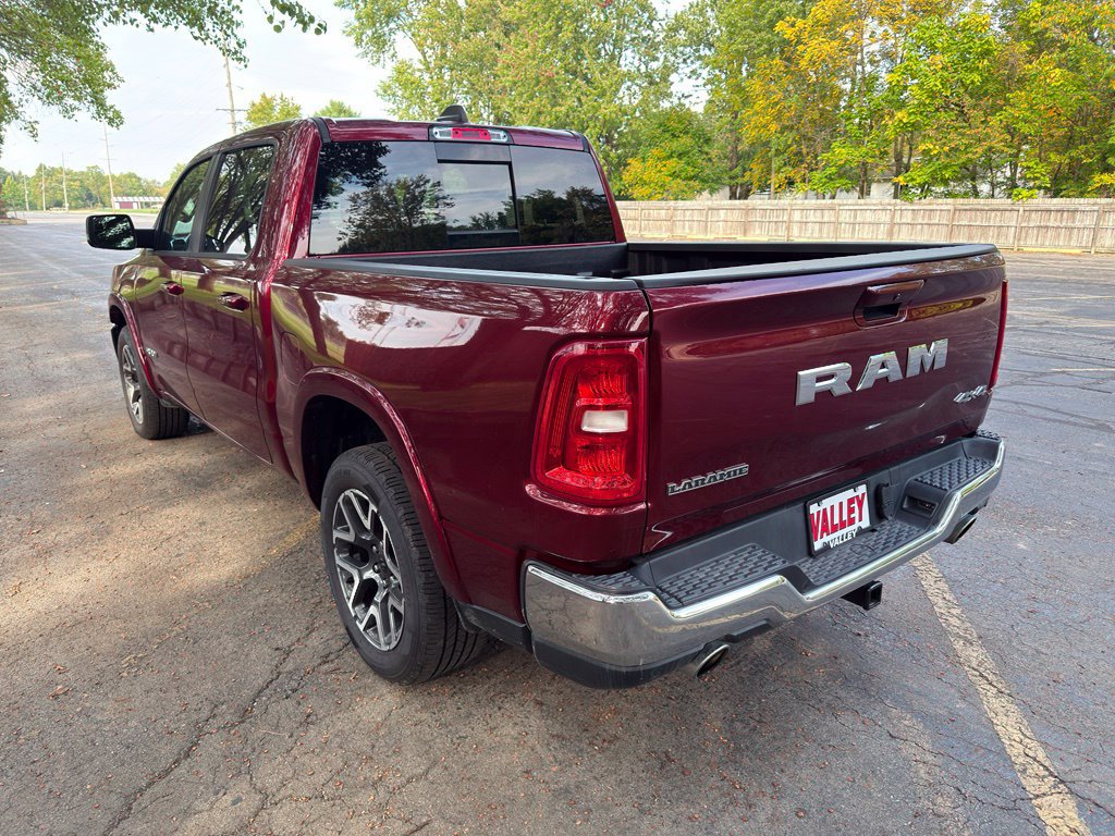 Used 2025 RAM 1500 Laramie AWD/4WD image 17