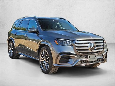 Used 2025 Mercedes-Benz GLS 450 4MATIC w/ AMG Line Exterior image 3