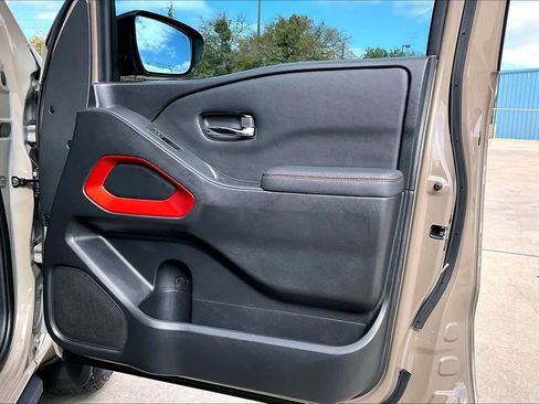 Used 2023 Nissan Frontier Pro-X w/ Pro Convenience Package image 21