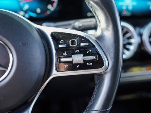 Used 2022 Mercedes-Benz GLB 250 4MATIC w/ Premium Package Lite image 30