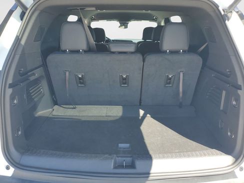 Certified 2025 Chevrolet Traverse LT FWD image 20