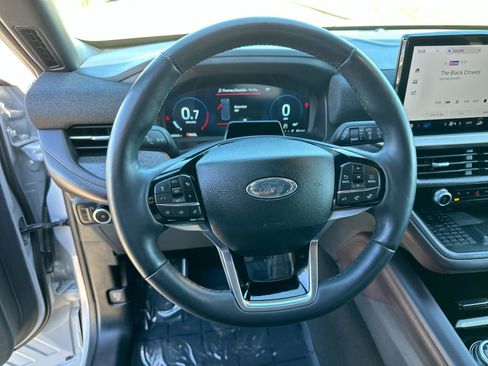 Used 2025 Ford Explorer Platinum w/ LUX Leather Package AWD/4WD image 14