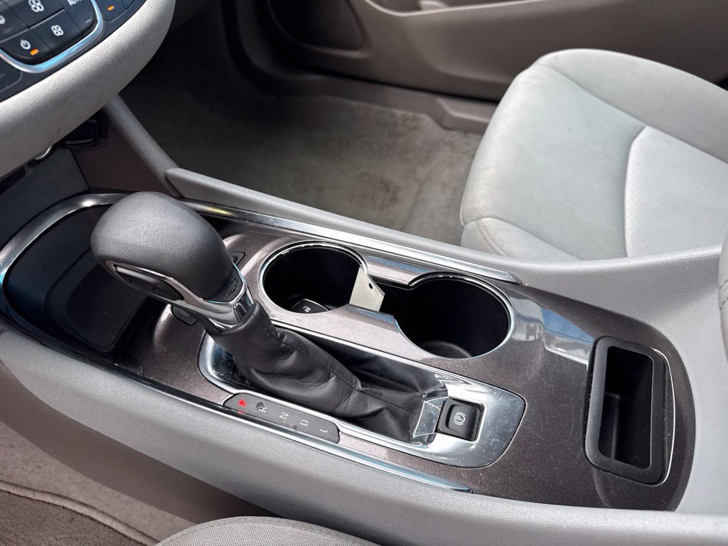 Used 2025 Chevrolet Malibu LT FWD image 30