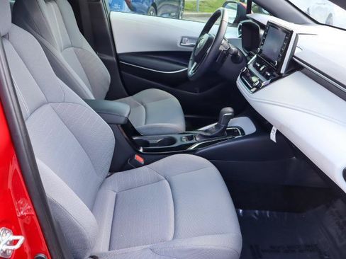 Used 2021 Toyota Corolla SE w/ SE Premium Package FWD image 11