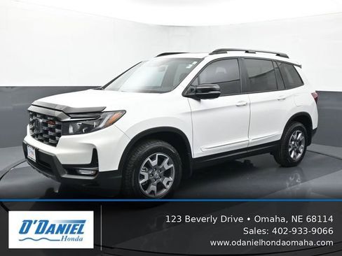 Used 2023 Honda Passport TrailSport image 1