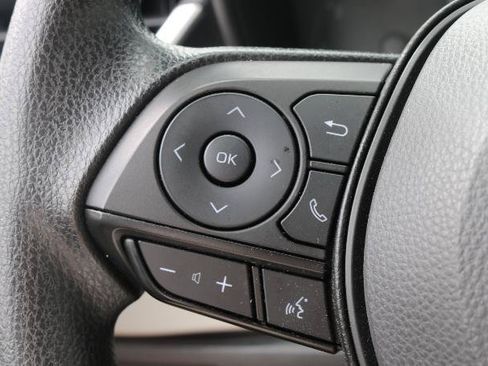 Used 2025 Toyota Corolla LE FWD image 9