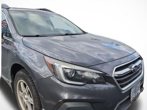 Used 2018 Subaru Outback 2.5i Limited image 2