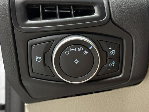 Used 2018 Ford Focus SE image 21