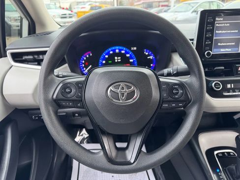 Used 2020 Toyota Corolla LE image 21
