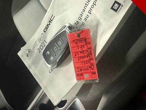 Used 2021 Chevrolet Malibu LT image 28