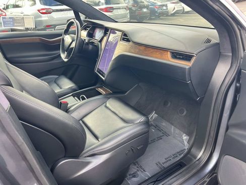 Used 2020 Tesla Model X Long Range AWD/4WD image 29